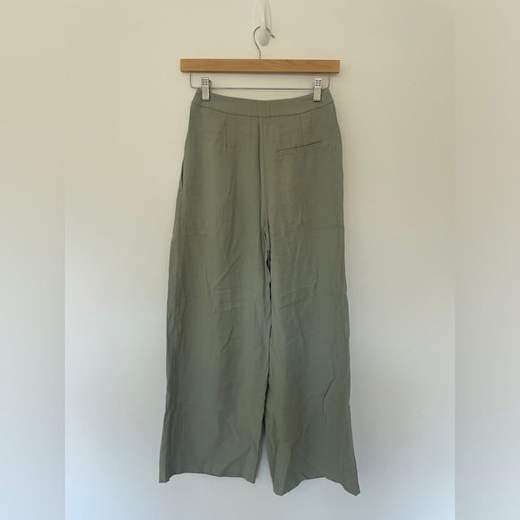 Top shop Sandy Pleated Wide Leg Crop Pants in Sage, Size 2 - Picture 5 of 5